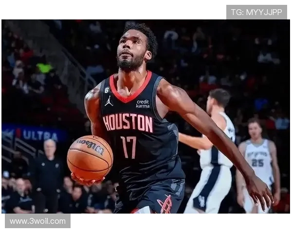 塔里伊森如何在NBA赛场上展现出色的个人能力与团队合作精神